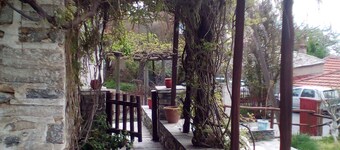Traditional Guest Home Dimou