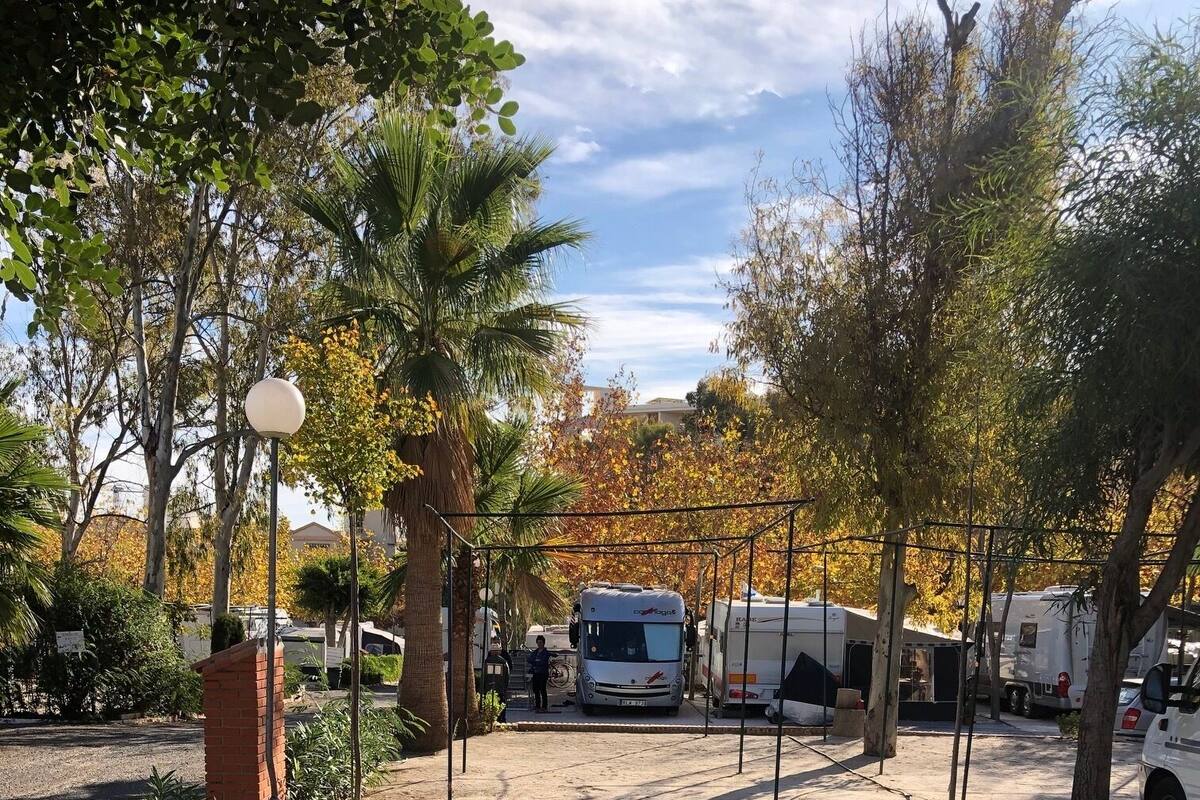 Campsite area. No bed provided, bring tent/caravan | Hypo-allergenic bedding available, blackout drapes, WiFi (free)