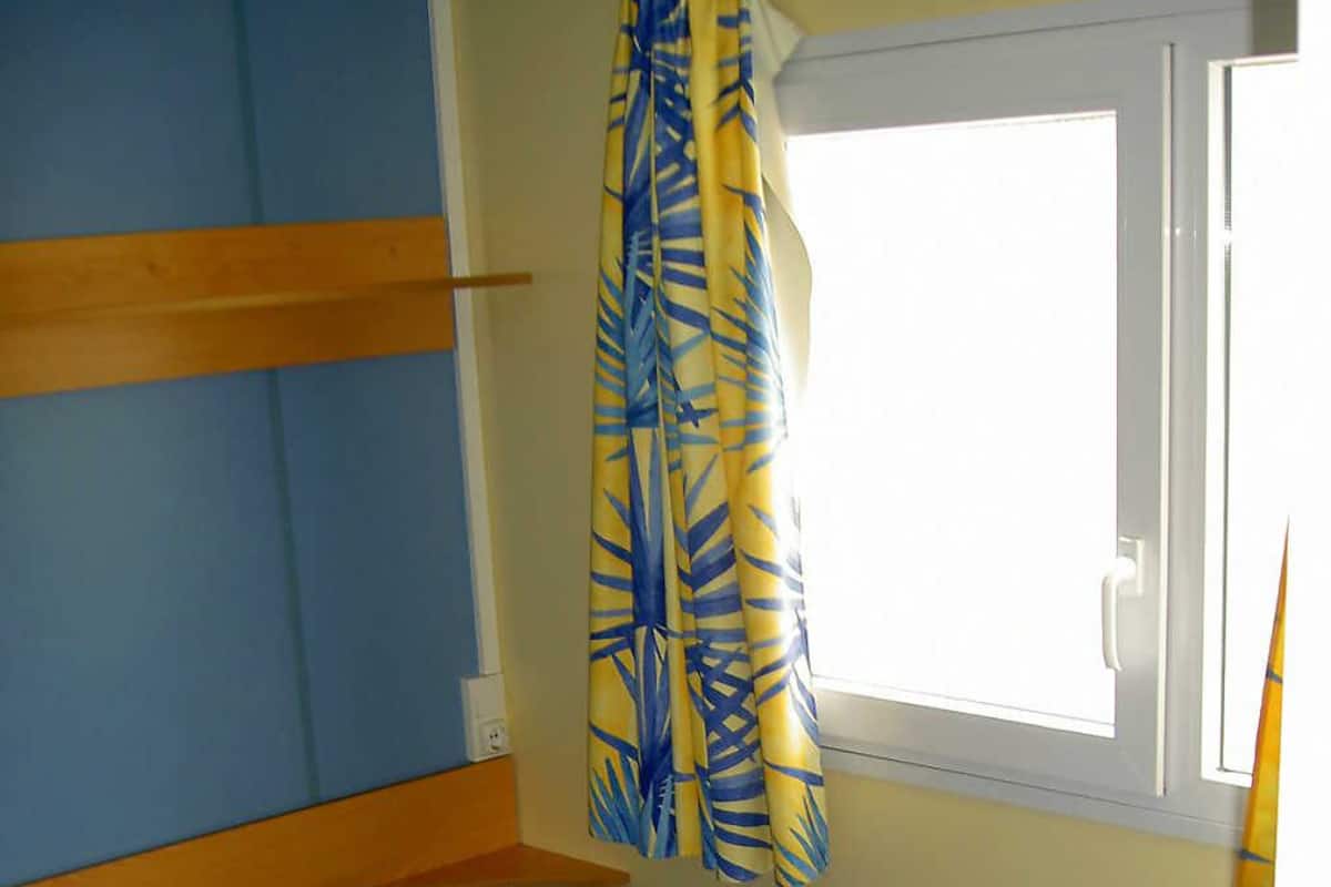 2 bedrooms, hypo-allergenic bedding, individually decorated