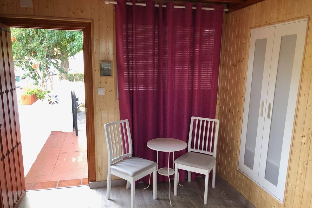 Bungalow, 1 Bedroom, Shared Bathroom | Hypo-allergenic bedding available, blackout drapes, WiFi (free)