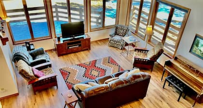 Dog-friendly cabin with large yard, wood stove, grill & mountain views