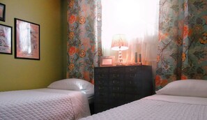 2 chambres, fer et planche à repasser, lit parapluie, Wi-Fi gratuit