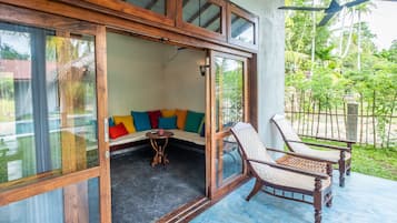 2 Bedrooms Villa | Living room
