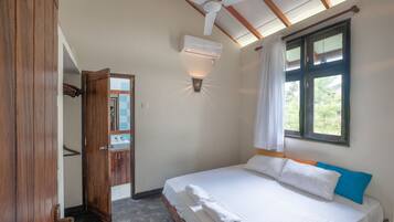 2 Bedrooms Villa | 2 kamar tidur, brankas, setrika/meja setrika, dan Wi-Fi gratis