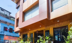 Exterior - Hotel Saffron (Varanasi)