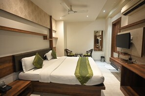 Quarto luxo | Wi-Fi de cortesia, roupa de cama