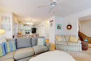 スマートテレビ、暖炉、テレビゲーム、DVD プレーヤー