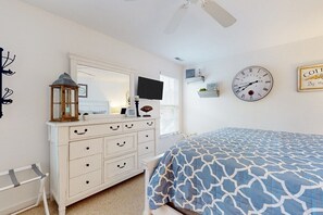 4 bedrooms, iron/ironing board, free WiFi, bed sheets