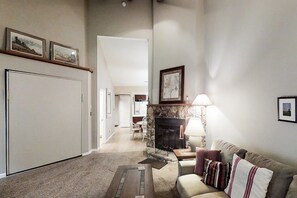 TV, fireplace, stereo