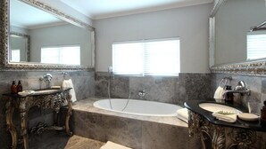 Free toiletries, hair dryer, bathrobes, slippers - The Gregoire Boutique Hotel & Spa (Hermanus)