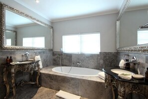 Free toiletries, hair dryer, bathrobes, slippers - The Gregoire Boutique Hotel & Spa (Hermanus)