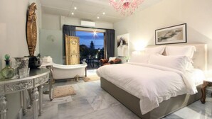 Exclusive Suite | Egyptian cotton sheets, premium bedding, minibar (free items) - The Gregoire Boutique Hotel & Spa (Hermanus)