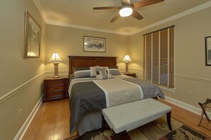 9 bedrooms, desk, iron/ironing board, free WiFi