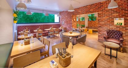 Bloomrooms @ Janpath