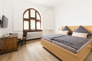 Deluxe Double Room | Desk, cots/infant beds, free WiFi, bed sheets - Altes Amtsgericht Oppenheim (Oppenheim)