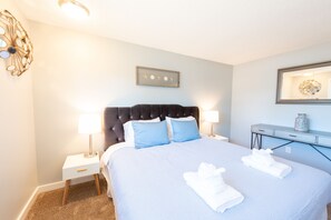 2 bedrooms, iron/ironing board, WiFi, bed sheets