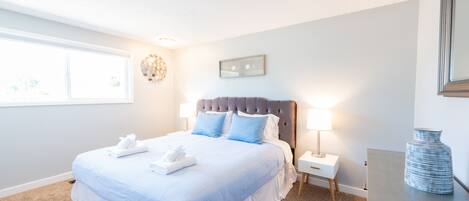 2 bedrooms, iron/ironing board, WiFi, bed sheets