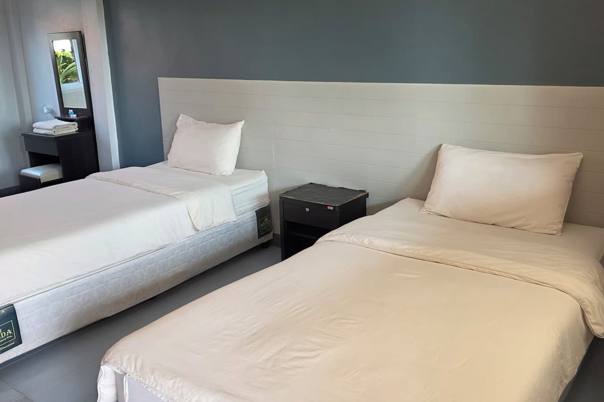 Standard Twin Room | Free WiFi