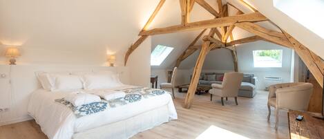 Suite (La Montée des Vignes) | Cortinas opacas, sistema de insonorización, wifi gratis y ropa de cama