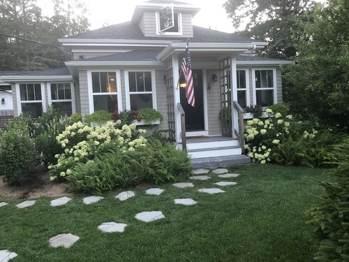 “Brookshire Cottage”  Acadia National Park “Pet Friendly” Mt Desert Island ME