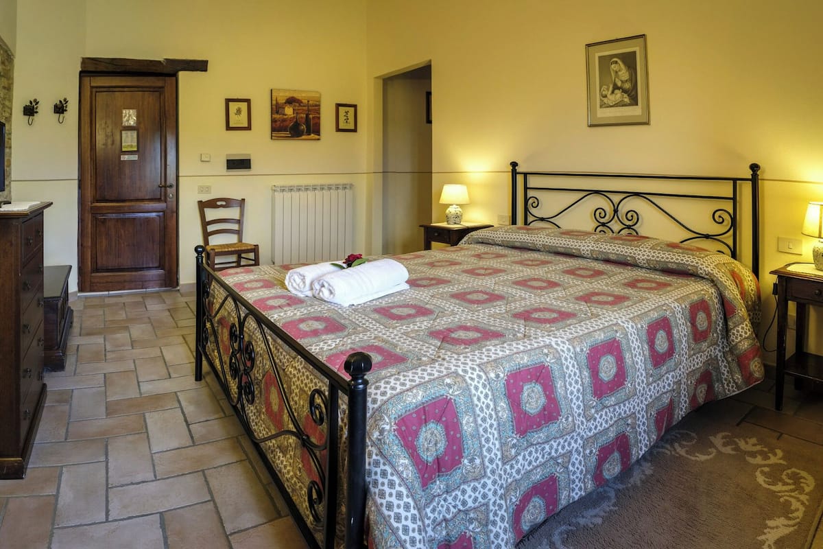 Tweepersoonskamer, 1 slaapkamer | 1 slaapkamer, geluiddichte muren, gratis wifi, beddengoed