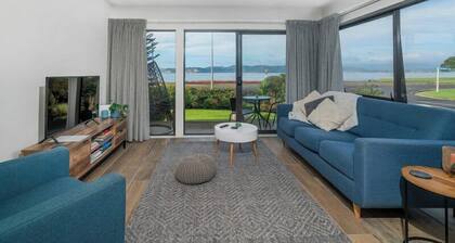 Modern beach front apartment at Aqua Soleil complex with lap pool & spa.