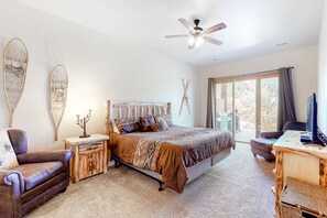 3 bedrooms, iron/ironing board, free Internet, bed sheets - Beautiful waterfront townhome w/ river & mountain views (Pagosa Springs)