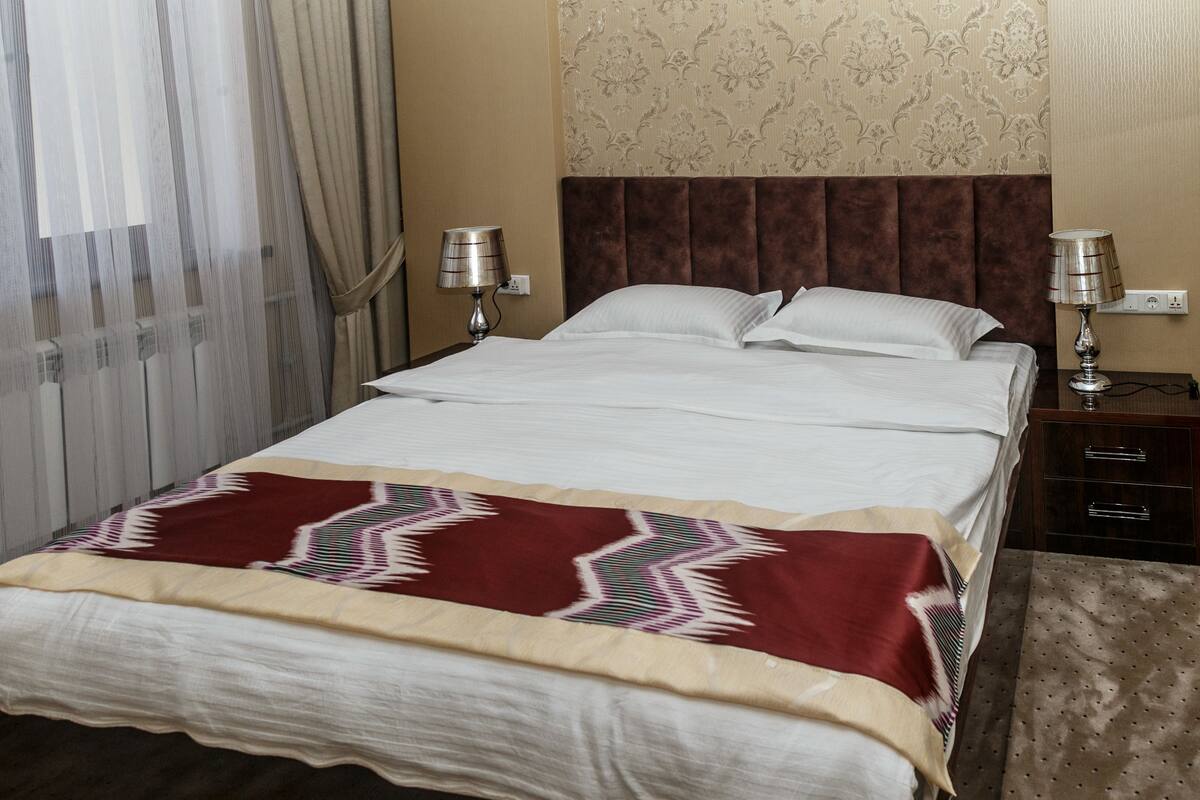 Suite | In-room safe, desk, laptop workspace, free WiFi