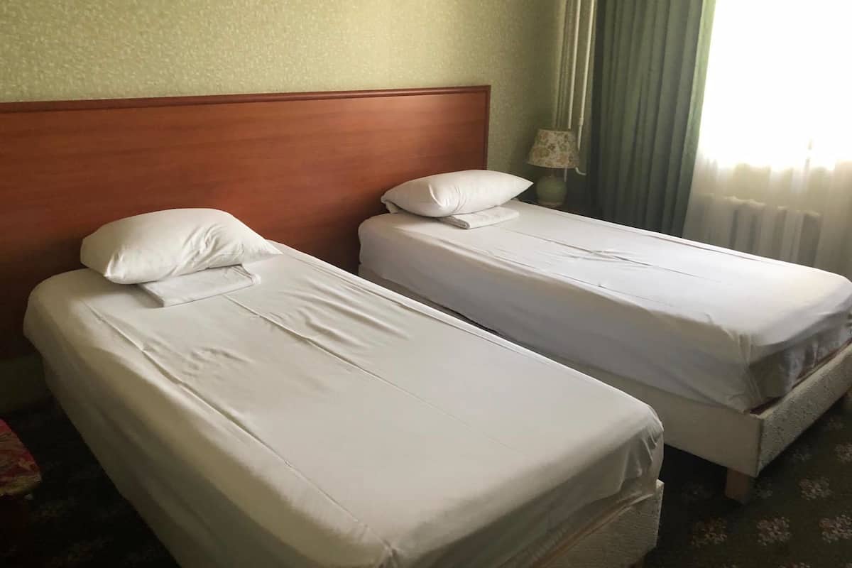 1 habitación, caja de seguridad en la habitación y muebles diferentes