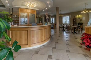 Reception - Hotel Tre Torri (Medolla)