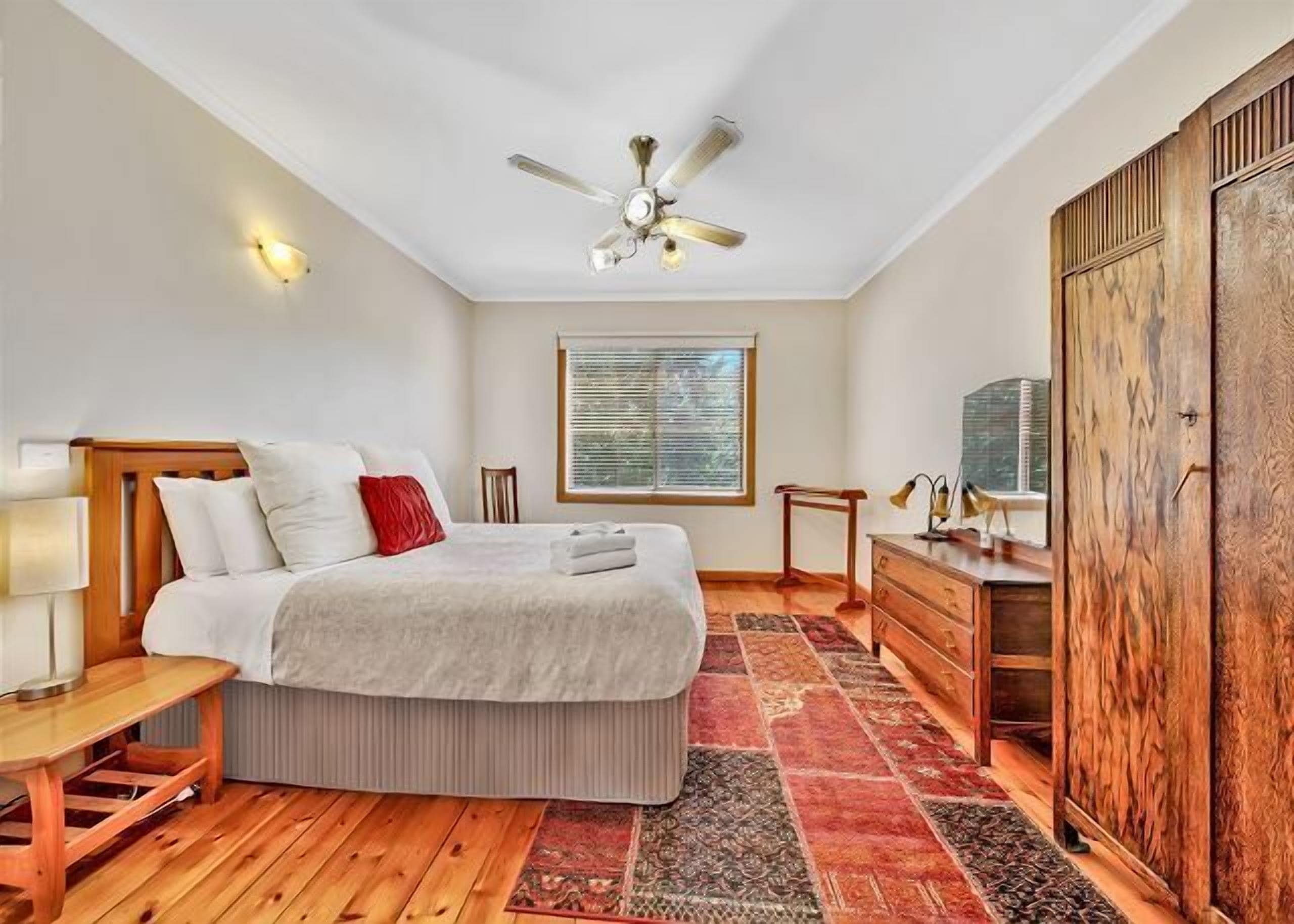 3 bedrooms, iron/ironing board