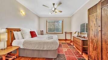 3 bedrooms, iron/ironing board