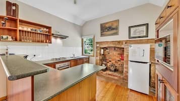 Réfrigérateur, micro-ondes, four, grille-pain