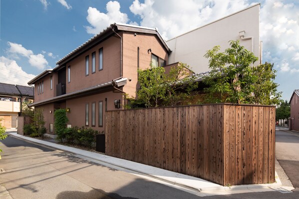 Overnatningsstedets facade