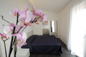 In-room safe, individually furnished, desk, blackout drapes - Residence Città Ideale (Urbino)