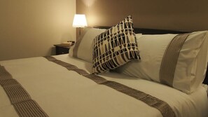 Deluxe Double Room, Bathtub | Desk, laptop workspace, iron/ironing board, free WiFi - Pantile Lodge (Wooler)