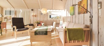 2 bedroom amazing home in Hovborg