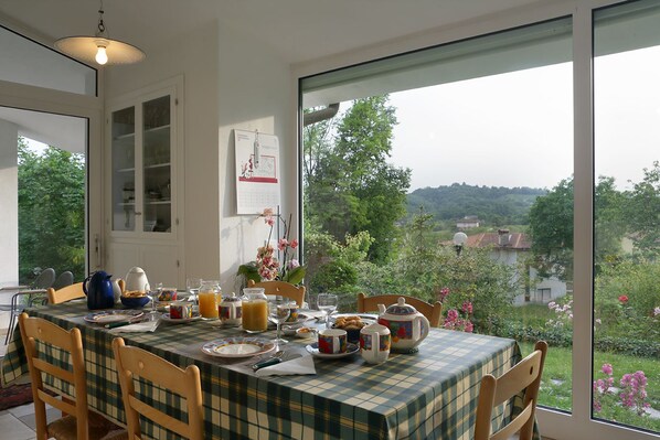 Free daily local cuisine breakfast