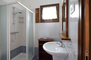 Regadera, regadera tipo lluvia, secadora de cabello, bidet 