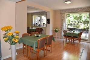 Tägliches inbegriffenes Frühstücksbuffet