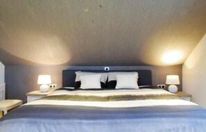 4 bedrooms, travel crib, free WiFi