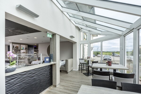 Spécialités Cuisine locale et internationale