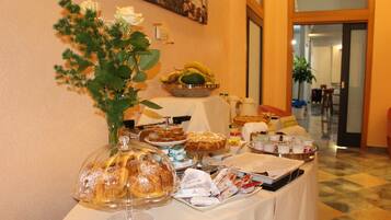 Tägliches inbegriffenes Frühstücksbuffet