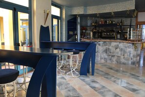 Bar (en la propiedad)