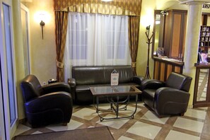 Lobby sitting area - Öreg Miskolcz Hotel (Miskolc)