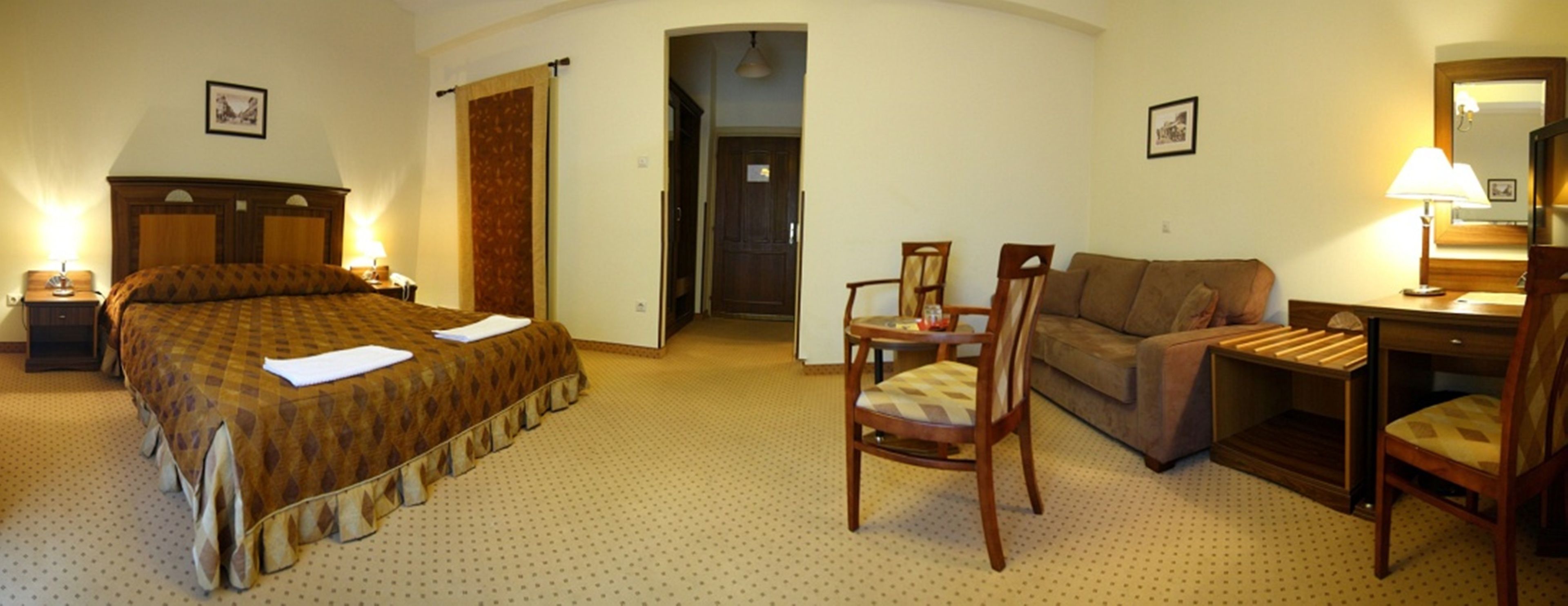 1 bedroom, premium bedding, pillow-top beds, minibar