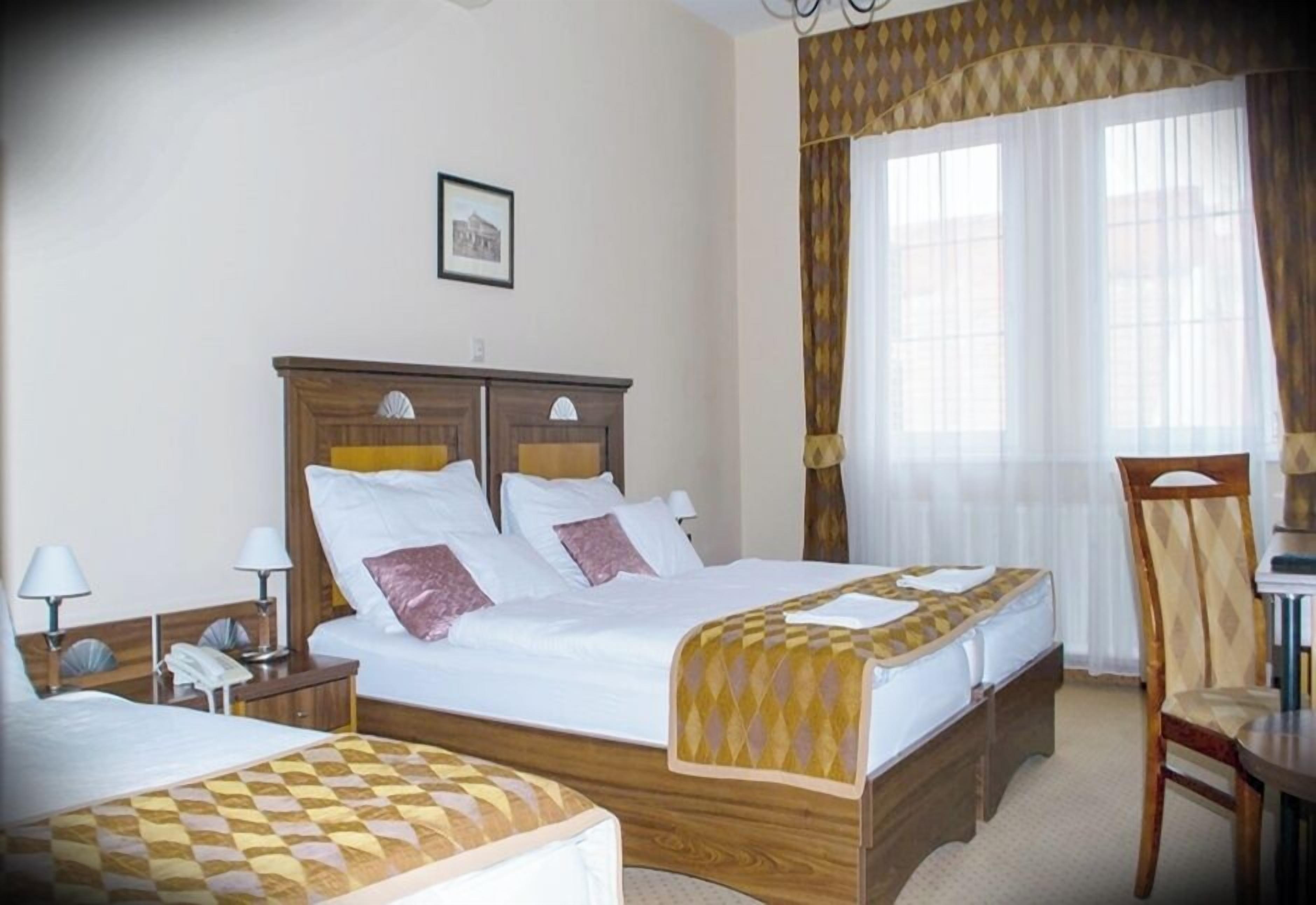 Basic Triple Room