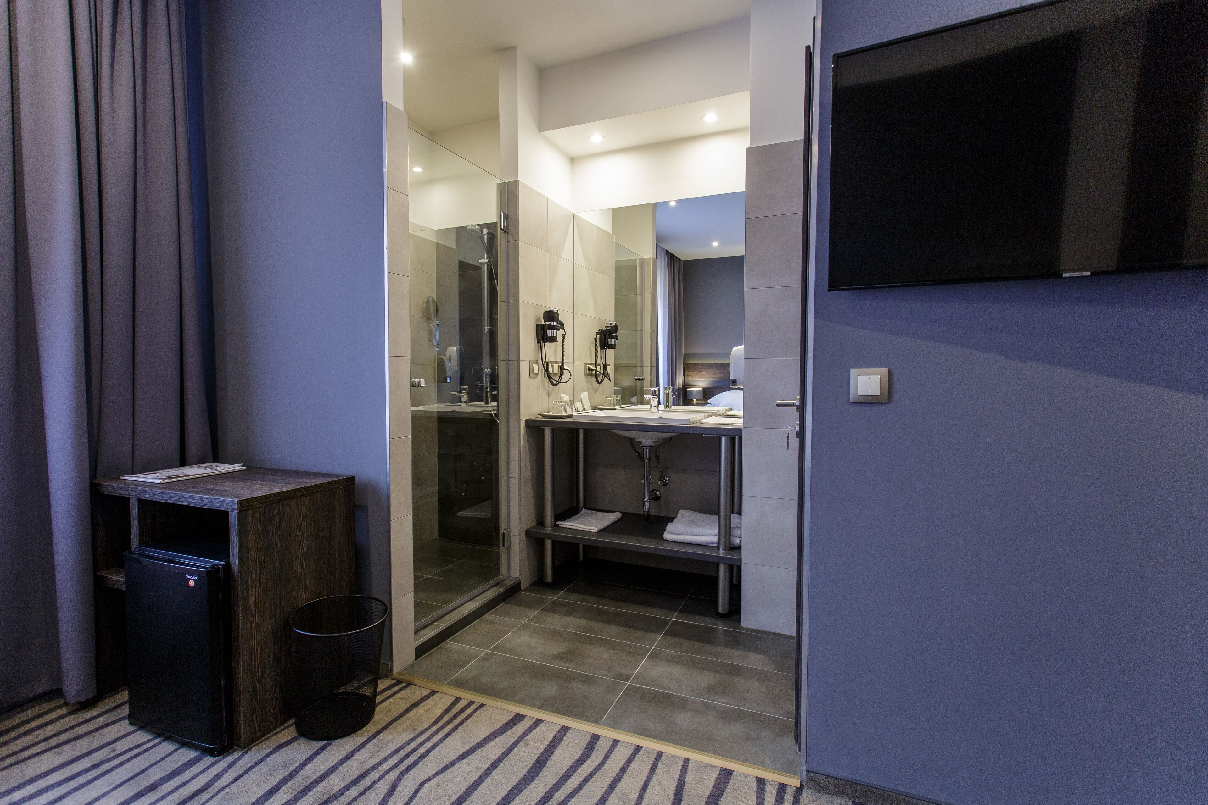 superior room | bathroom | shower, hair dryer