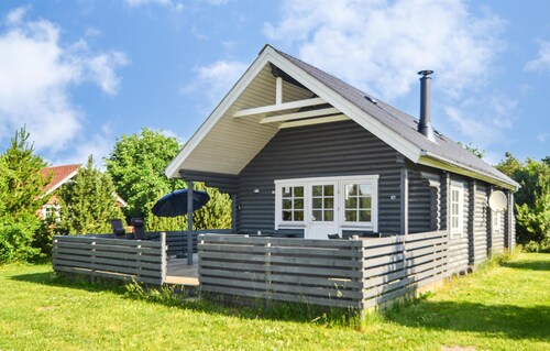Cozy home in Hovborg with WiFi