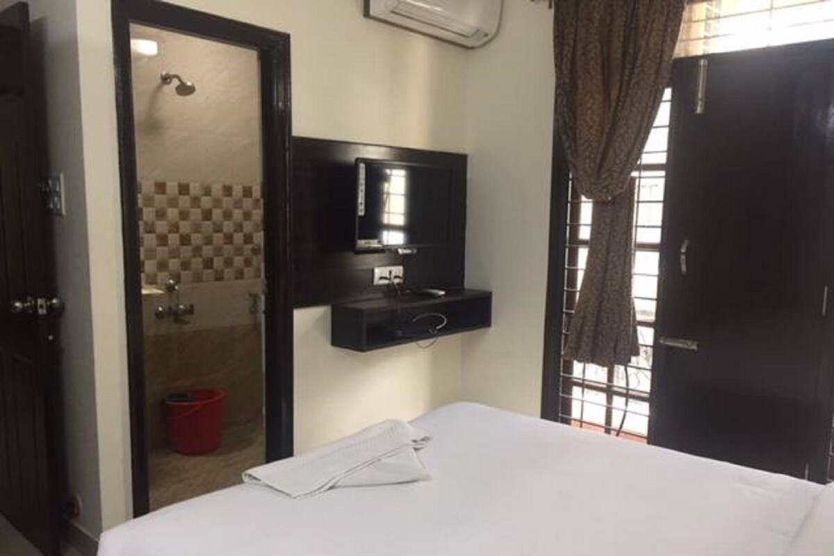 Deluxe Double Room, 1 Double Bed, Non Smoking | Rollaway beds